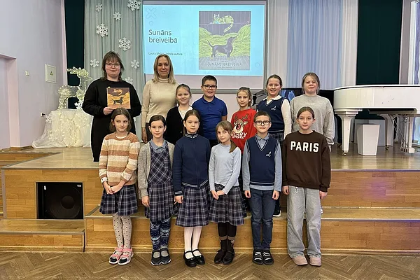 "Sunāns breiveibā" gastej školuos i bibliotekuos